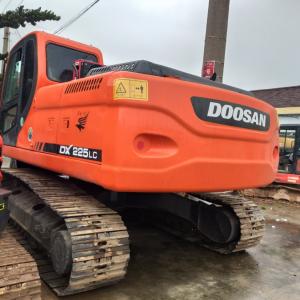 DOOSAN DX225LC Excavator