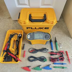 FLUKE 1654B