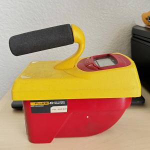 FLUKE BIOMEDICAL 451P-RYR ION CHAMBER SURVER METER