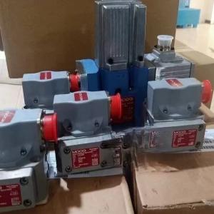 MOOG original servo valve D662-4010 D02HABF6VSX2-A