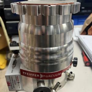 Pfeiffer Vacuum HiPace 80 Turbo pump with TC 110 controller - PM P03 940 A