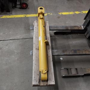 Rebuilt CYLINDER GRP STEER RH 2594737