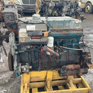 USED 2000 International DT466E 175hp Diesel Engine