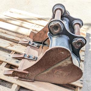 Used BUCKET  18 GP 60-1940