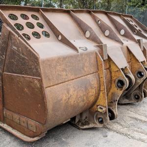 Used BUCKET ROCK 60-1766