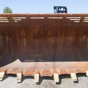 Used BUCKET SPADE 60-0301