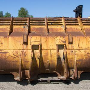 Used BUCKET SPADE ROCK 60-0346