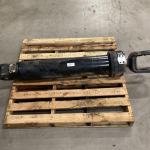 Used CYLINDER GRP LIFT 3826076