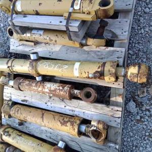 Used CYLINDER GRP LIFT CT-8J5827