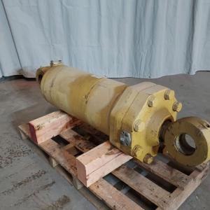 Used CYLINDER GRP LIFT RH 3G2221