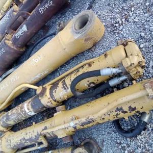 Used CYLINDER GRP LIFT RH CT-4T2728