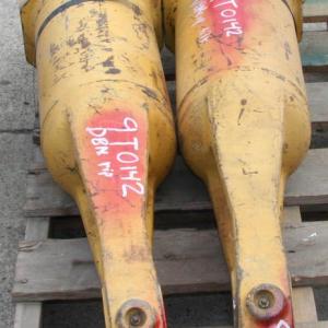 Used CYLINDER GRP RIPPER 9T0142