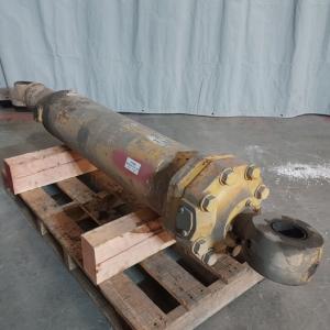 Used CYLINDER GRP RIPPER 9T5888