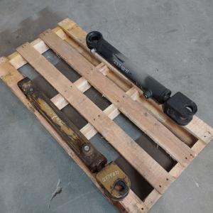 Used CYLINDER GRP STEER 2379271