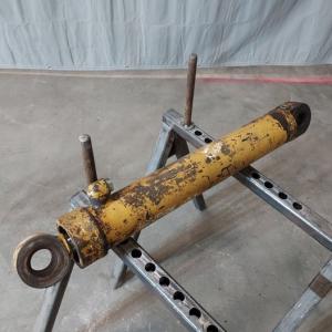 Used CYLINDER GRP STEER 6E5024