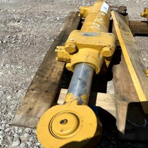 Used CYLINDER GRP STEER CT-7J7686