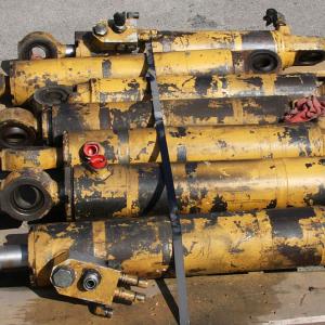 Used CYLINDER GRP STEERING Used CYLINDER GRP STEERING 1453620