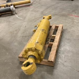 Used CYLINDER GRP TILT LH 1018580