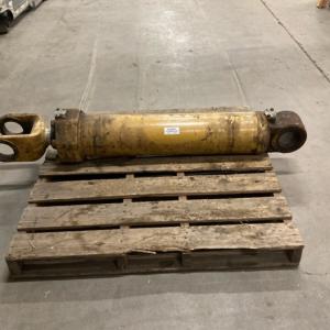 Used Core CYLINDER GRP LIFT 1U3527