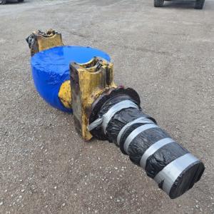 Used HOUSING AXLE FRONT KM-4272213101