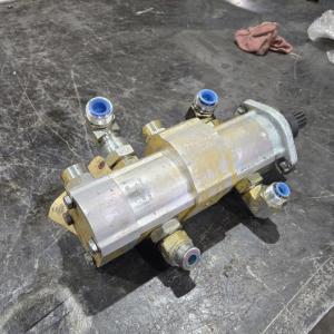 Used PUMP GRP AXLE OIL COORER CT-2040159