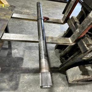 Used SHAFT AXLE CT-7D7706